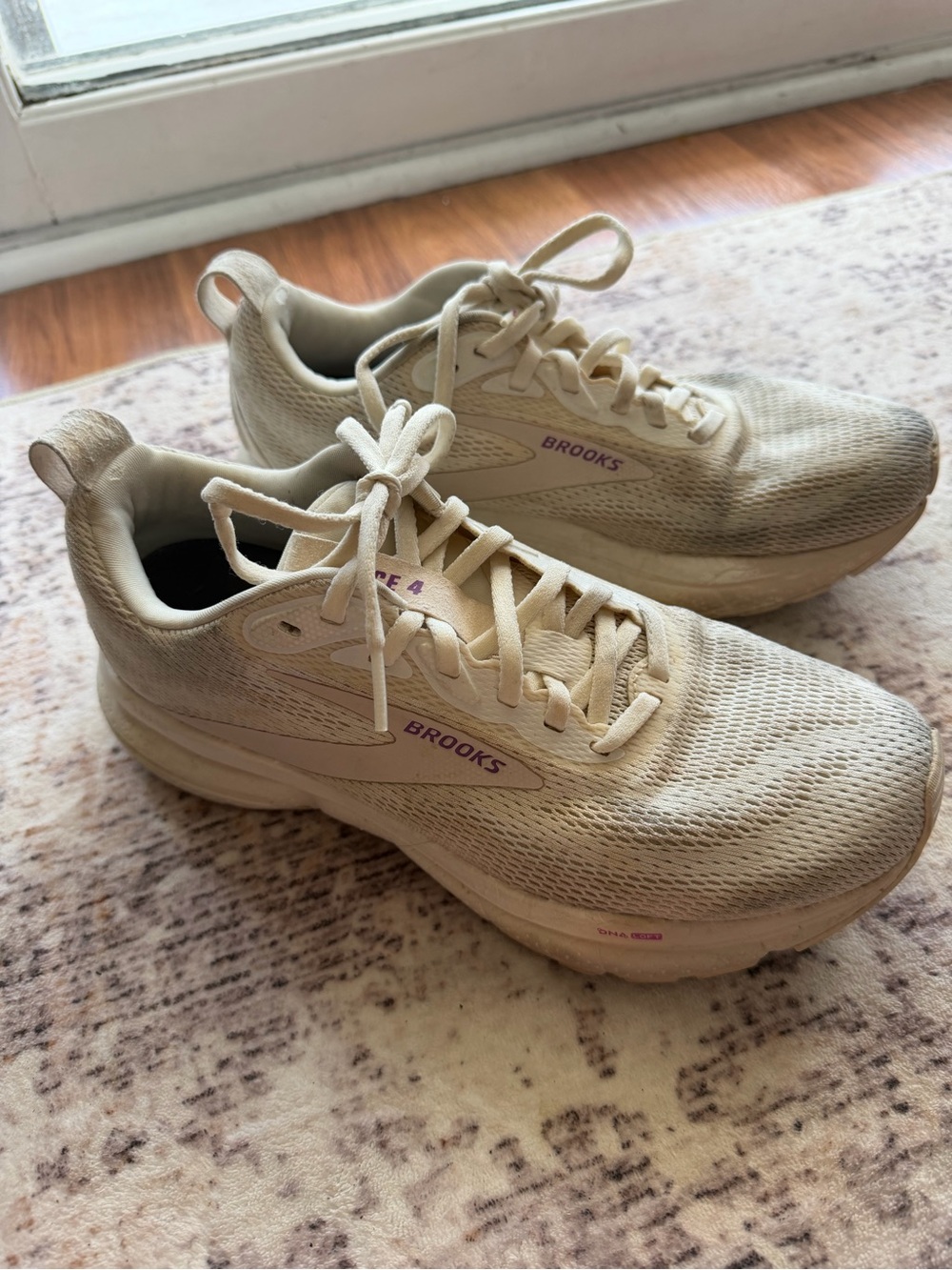 Brooks Womens Trace 4 Running Shoes Size 8.5